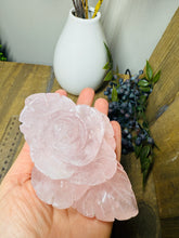 Load image into Gallery viewer, Rose Quartz hand carved flower
