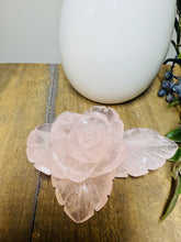 Load image into Gallery viewer, Rose Quartz hand carved flower