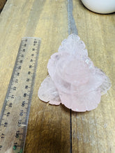 Load image into Gallery viewer, Rose Quartz hand carved flower