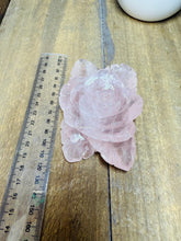 Load image into Gallery viewer, Rose Quartz hand carved flower
