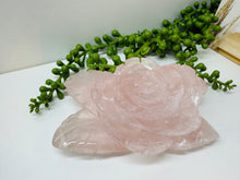 Load image into Gallery viewer, Rose Quartz hand carved flower