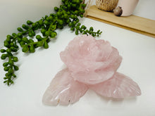 Load image into Gallery viewer, Rose Quartz hand carved flower