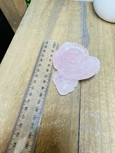 Load image into Gallery viewer, Rose Quartz hand carved flower