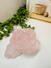 Load image into Gallery viewer, Rose Quartz hand carved flower