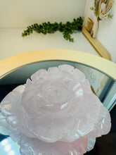 Load image into Gallery viewer, Rose Quartz hand carved flower