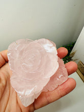Load image into Gallery viewer, Rose Quartz hand carved flower