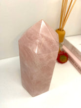 Load image into Gallery viewer, Rose Quartz tower