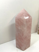 Load image into Gallery viewer, Rose Quartz tower