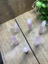 Load image into Gallery viewer, Rose Quartz single point towers