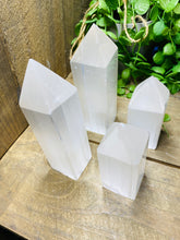 Load image into Gallery viewer, Selenite towers/obelisks