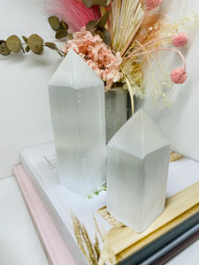 Selenite towers/obelisks