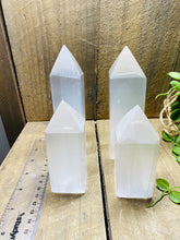 Load image into Gallery viewer, Selenite towers/obelisks