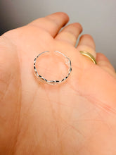 Load image into Gallery viewer, Sterling Silver Infinity Toe Ring – Adjustable 925 Silver Design