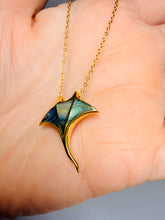 Load image into Gallery viewer, Sterling Silver Stingray Pendant – 18K Gold‑Plated Ocean Jewelry with Shell Detailing