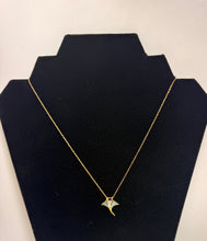 Load image into Gallery viewer, Sterling Silver Stingray Pendant – 18K Gold‑Plated Ocean Jewelry with Shell Detailing