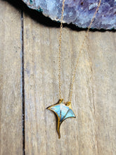 Load image into Gallery viewer, Sterling Silver Stingray Pendant – 18K Gold‑Plated Ocean Jewelry with Shell Detailing