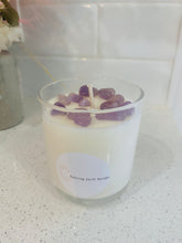 Load image into Gallery viewer, Medium Amethyst natural soy Candle - Medium size (180g)