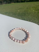 Load image into Gallery viewer, Flower Agate bead bracelet