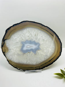 Large polished Natural Agate slice - cheese board, serving platter or display piece