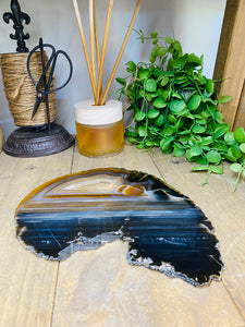 Large polished Natural Agate slice - cheese board, serving platter or display piece