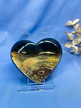 Load image into Gallery viewer, Natural Agate Geode heart with Quartz crystals inside