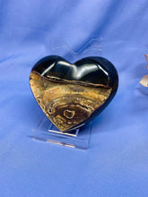 Load image into Gallery viewer, Natural Agate Geode heart with Quartz crystals inside