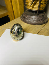 Load image into Gallery viewer, Pyrite egg