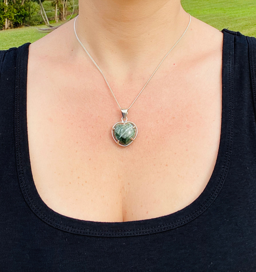 Seraphenite pendant set in sterling silver - necklace