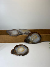 Load image into Gallery viewer, Set of 4 Natural polished Agate Slice drink coasters 05