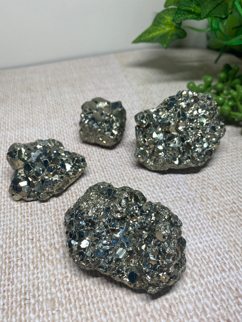 Small Pyrite cube cluster