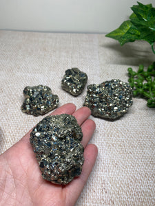 Small Pyrite cube cluster